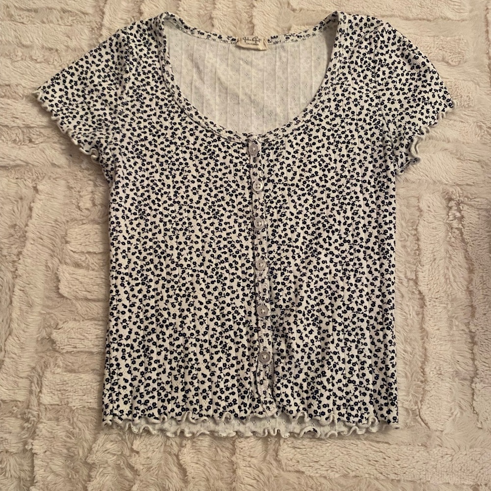 Blue and White floral shirt. Fitted. From Pacsun. Size S
